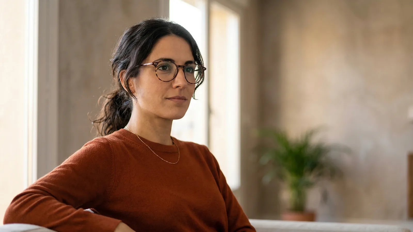 Spain Passport Size Photo Glasses Rules: All Eyewear Banned