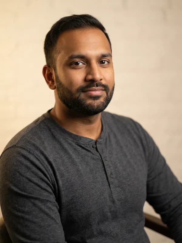 Incorrect Canada visa photo example — wrong background and positioning