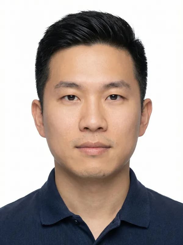 Correct China visa photo example — white background, centered, neutral expression