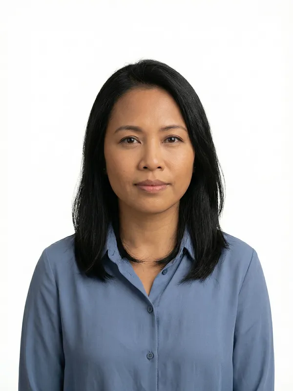 Correct Philippines visa photo example — white background, centered, neutral expression